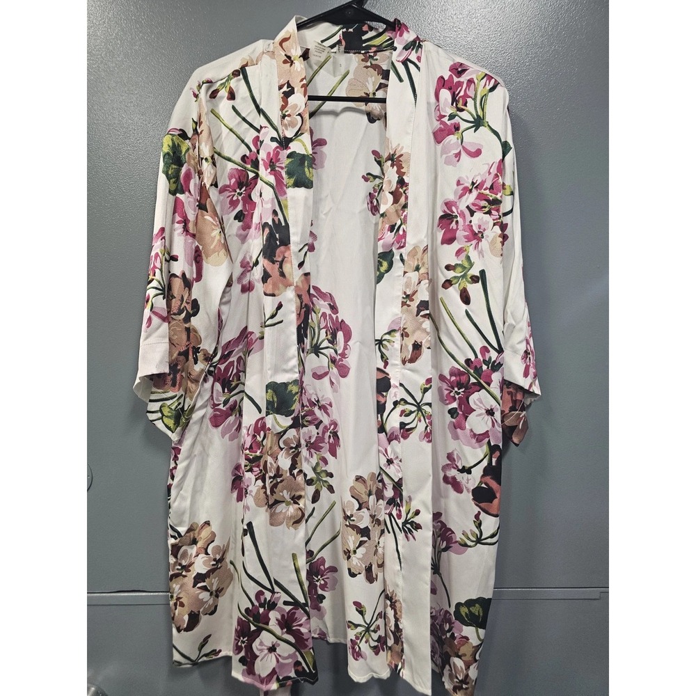 Lulus Womens front tie belted Robe Small White With Flowers open front cardigan